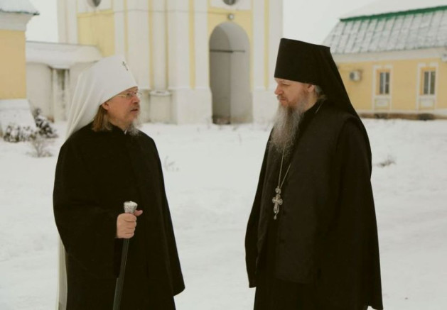 Митрополит Рязанский и Михайловский Марк с игуменом Феофаном, который около двадцати лет стоял во главе обители