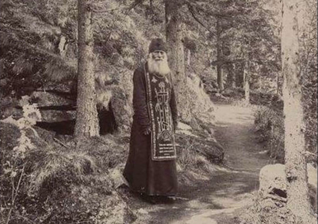 Схимник в лесу